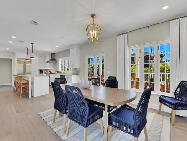 Spacious Naples Vacation Home Five Bedrooms