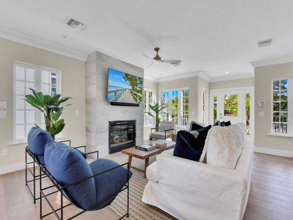 Spacious Naples Vacation Home Five Bedrooms