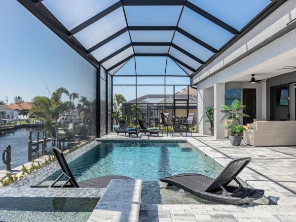 Canal-Front Luxury Vacation Home in Cape Coral Sleeps 9