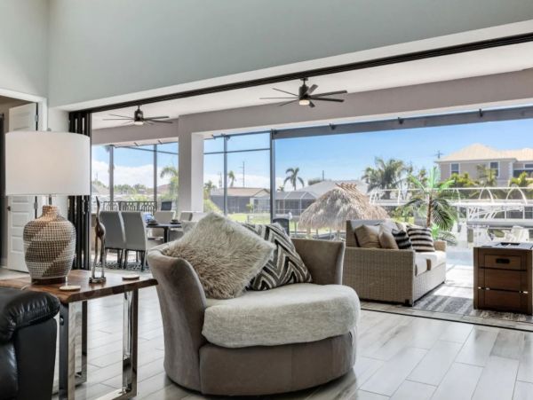 Canal-Front Luxury Vacation Home in Cape Coral Sleeps 9