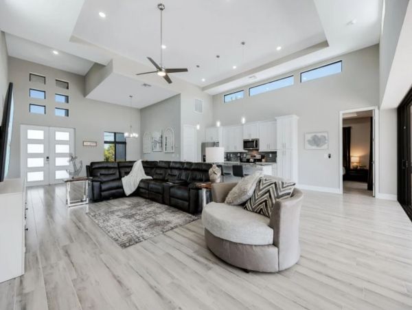 Canal-Front Luxury Vacation Home in Cape Coral Sleeps 9