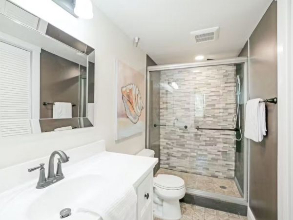 Beachfront Vacation Condo in Longboat Key Sleeps 8