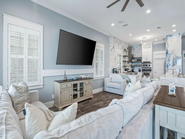 Gulf-Front Luxury Vacation Home in Miramar Beach Sleeps 20