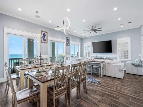 Gulf-Front Luxury Vacation Home in Miramar Beach Sleeps 20