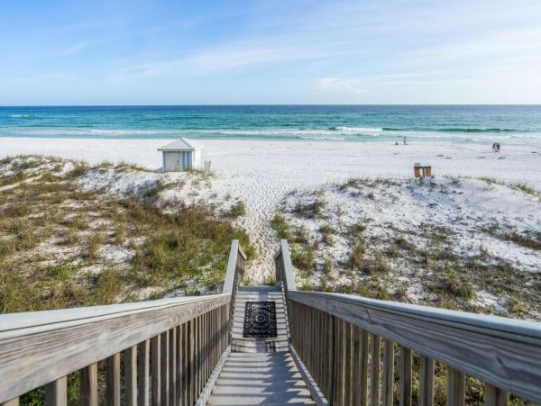 Gulf-Front Luxury Vacation Home in Miramar Beach Sleeps 20