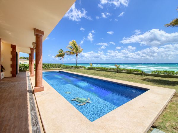 Playa del Carmen Stunning Five Bedroom Vacation Home on the Beach