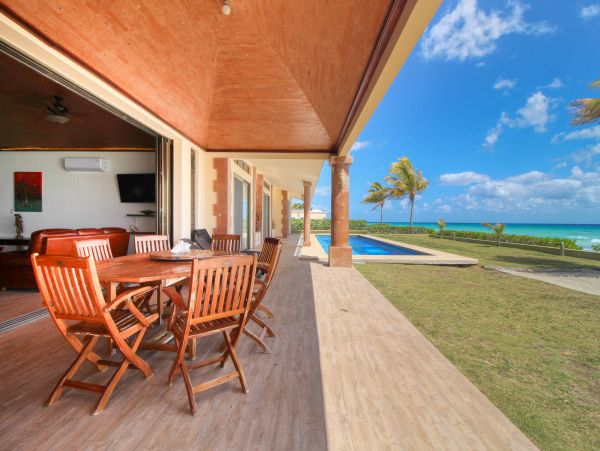 Playa del Carmen Stunning Five Bedroom Vacation Home on the Beach
