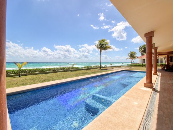 Playa del Carmen Stunning Five Bedroom Vacation Home on the Beach