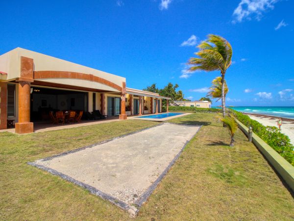 Playa del Carmen Stunning Five Bedroom Vacation Home on the Beach