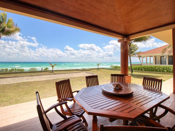 Playa del Carmen Stunning Five Bedroom Vacation Home on the Beach