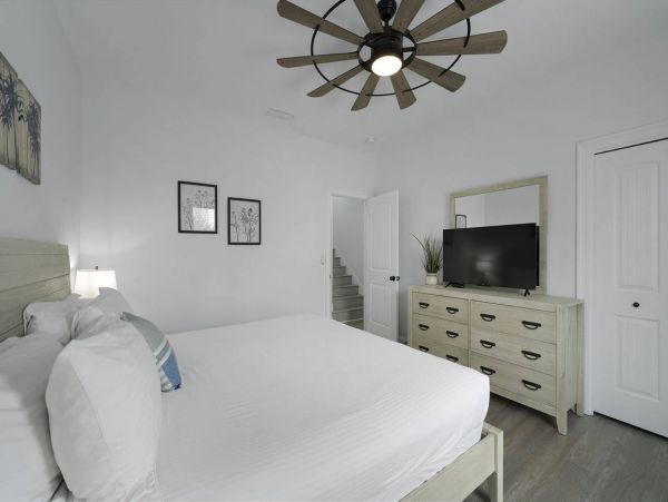 Gulf Views Destin Vacation Pool Home 8 Bedrooms Sleeps 24