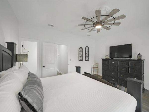 Gulf Views Destin Vacation Pool Home 8 Bedrooms Sleeps 24