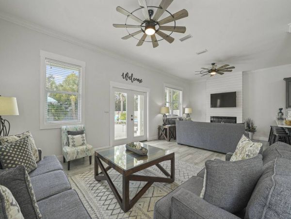 Gulf Views Destin Vacation Pool Home 8 Bedrooms Sleeps 24