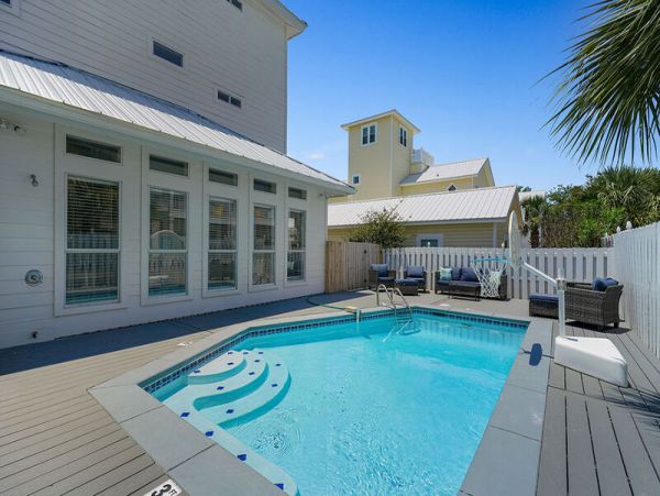 Seven Bedroom Vacation Home in Miramar Beach Close to Beach