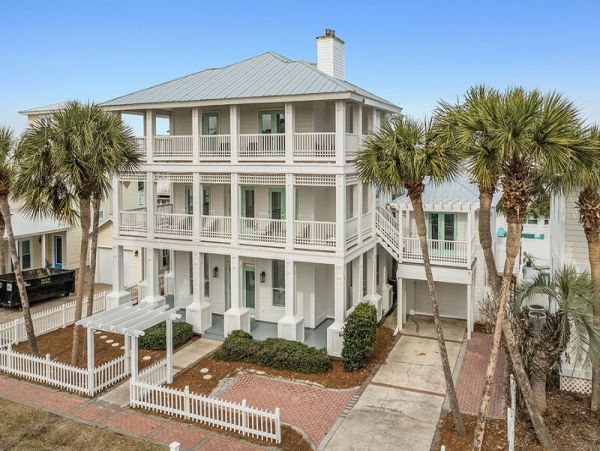 Seven Bedroom Vacation Home in Miramar Beach Close to Beach