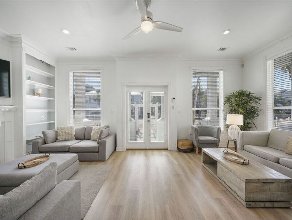 Seven Bedroom Vacation Home in Miramar Beach Close to Beach