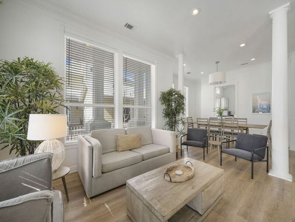 Seven Bedroom Vacation Home in Miramar Beach Close to Beach