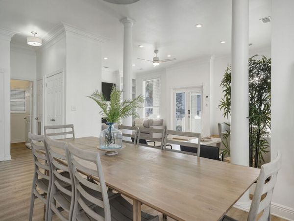 Seven Bedroom Vacation Home in Miramar Beach Close to Beach