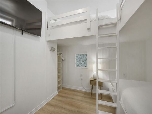 Seven Bedroom Vacation Home in Miramar Beach Close to Beach