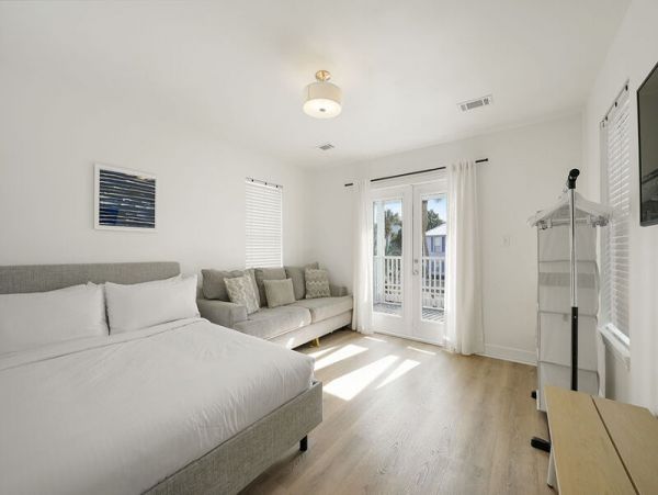 Seven Bedroom Vacation Home in Miramar Beach Close to Beach