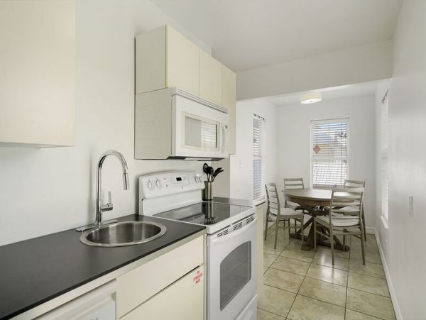 Seven Bedroom Vacation Home in Miramar Beach Close to Beach