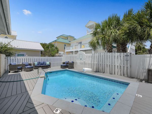 Seven Bedroom Vacation Home in Miramar Beach Close to Beach