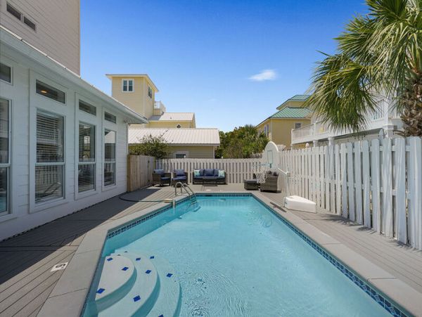 Seven Bedroom Vacation Home in Miramar Beach Close to Beach