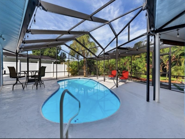 Sarasota Pool Home Winter Delight