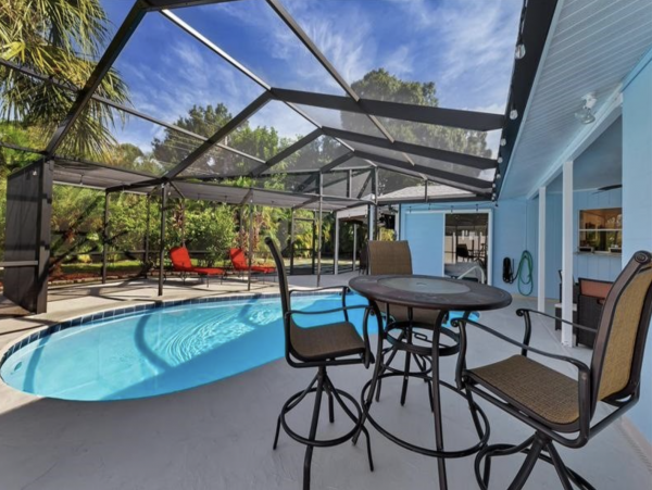 Sarasota Pool Home Winter Delight