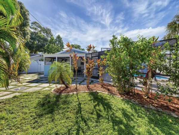 Sarasota Pool Home Winter Delight