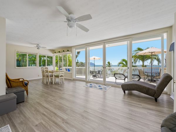Kailua Lanikai Beach Home 1058740