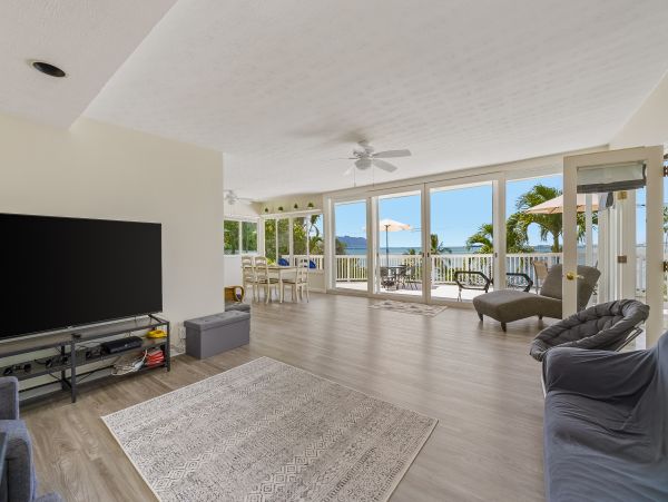 Kailua Lanikai Beach Home 1058740