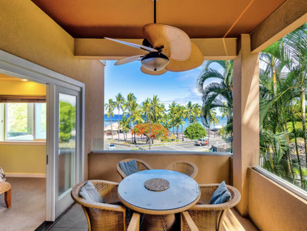 Three Bedroom Luxury Condo Rental - Kona Vacation Rental with Infinity Pool & Lanai