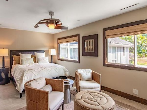 Oceanfront Kailua-Kona Vacation Villa Three Bedroom