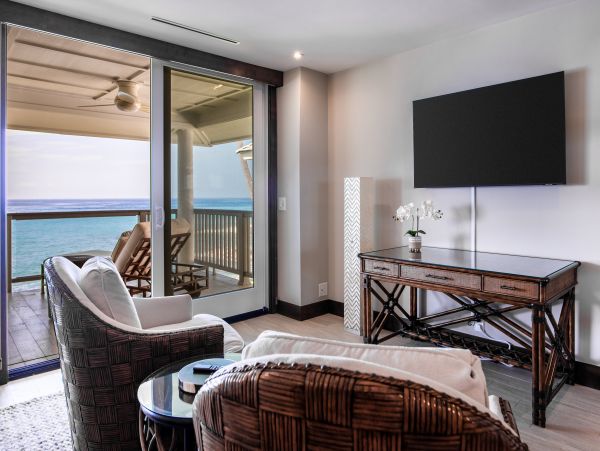 Oceanfront Kailua-Kona Vacation Villa Three Bedroom