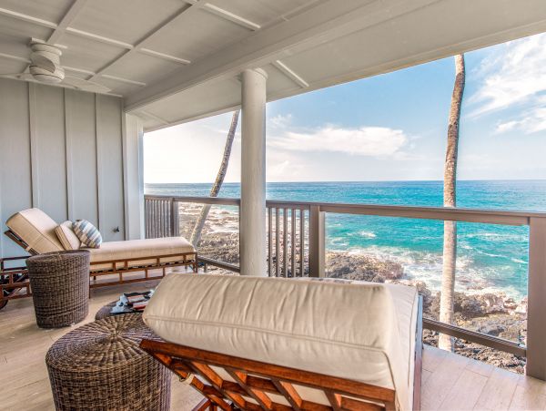 Oceanfront Kailua-Kona Vacation Villa Three Bedroom