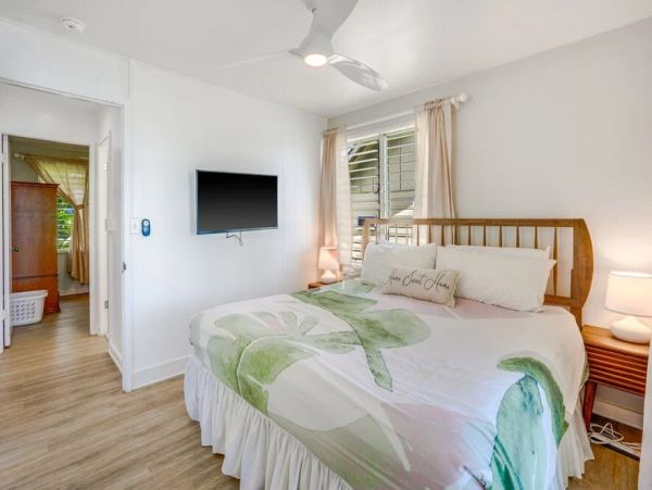 Kapaa Oceanfront Two Bedroom Vacation Rental Condo