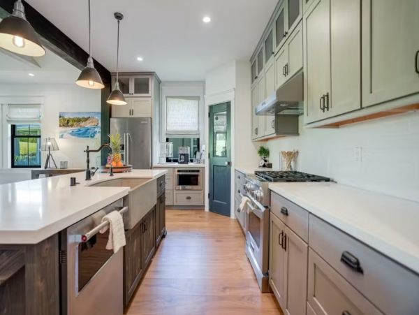 Three Bedroom Upscale Vacation Home in Poipu