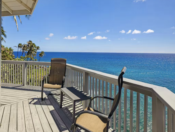 Perched on The Edge OF The Pacific NEW ARRIVAL 4 Bedrooms Plus Studio