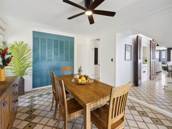 Perched on The Edge OF The Pacific NEW ARRIVAL 4 Bedrooms Plus Studio