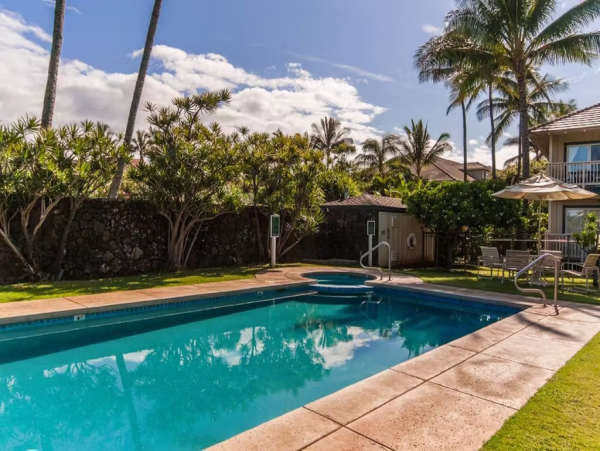 Two Bedroom Kauai Vacation Condo - Walk to Beach - Sleeps 4