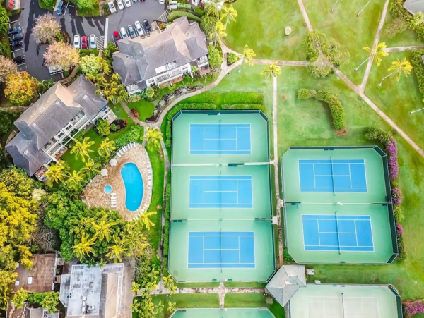 Two Bedroom Kauai Vacation Condo - Walk to Beach - Sleeps 4