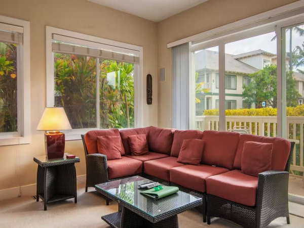 Two Bedroom Kauai Vacation Condo - Walk to Beach - Sleeps 4