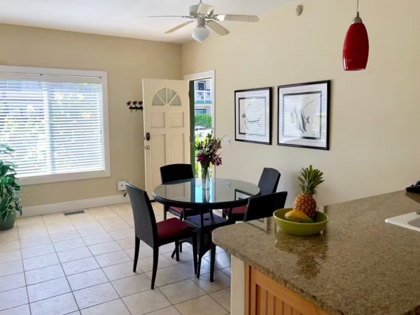 Two Bedroom Kauai Vacation Condo - Walk to Beach - Sleeps 4
