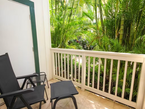 Two Bedroom Kauai Vacation Condo - Walk to Beach - Sleeps 4