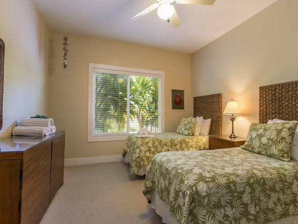 Two Bedroom Kauai Vacation Condo - Walk to Beach - Sleeps 4