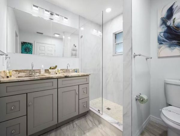 Bradenton 4 Bedroom Charming Vacation Home with Private Pool