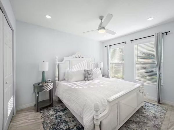 Bradenton 4 Bedroom Charming Vacation Home with Private Pool