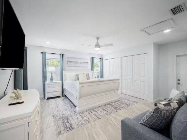Bradenton 4 Bedroom Charming Vacation Home with Private Pool