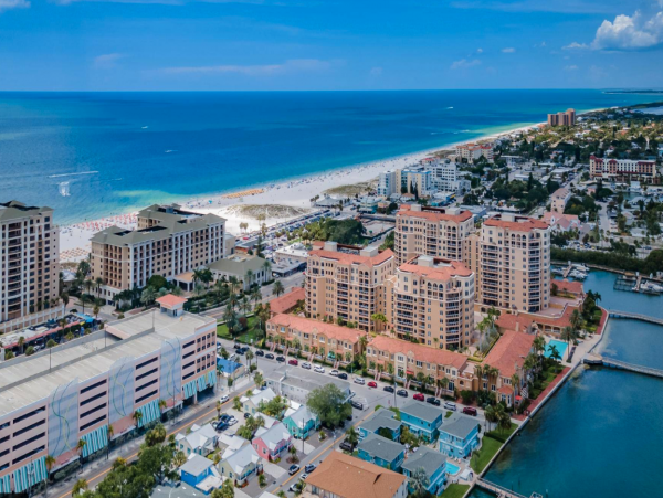 Clearwater Charming 3 Bedroom Vacation Cottage Close to Beach
